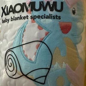 New Adorable Blue and white Dinosaur Baby hatching Blanket soft